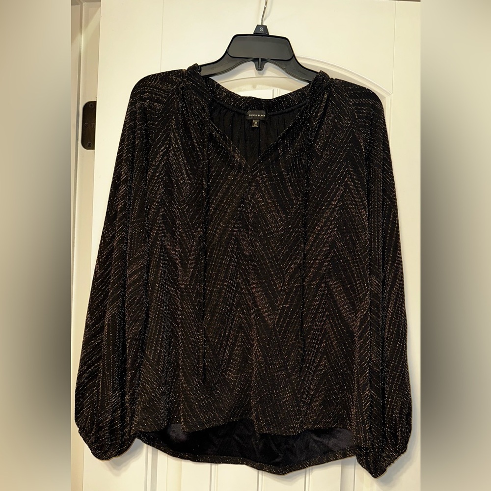 Buckle Black Metallic Front Tie Top sz medium
